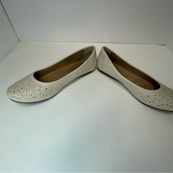 Women's Cream Ballet Flats Size 11 - Picture 7 of 11